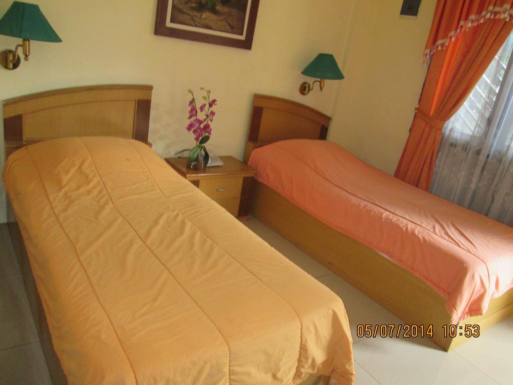 Sapadia Hotel And Cottage Parapat Habitación foto