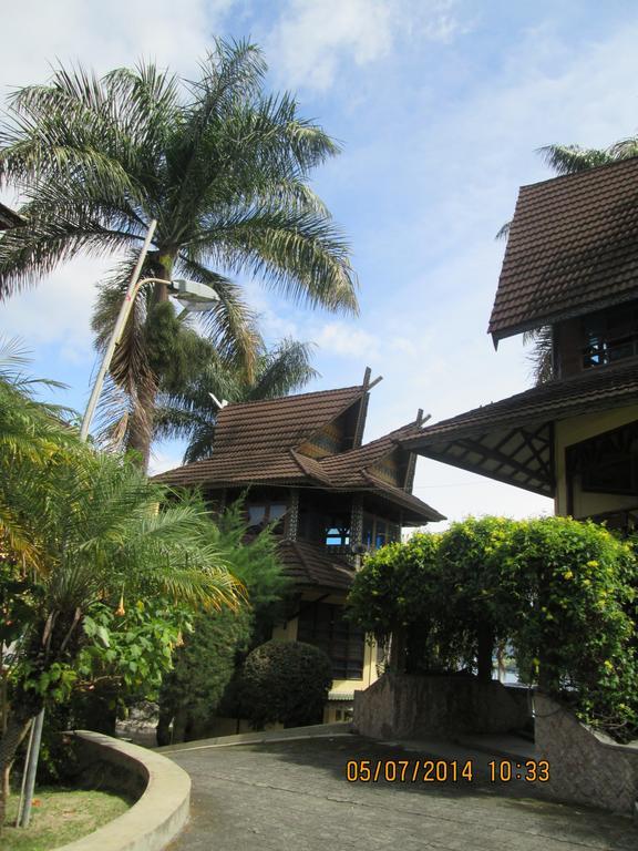 Sapadia Hotel And Cottage Parapat Habitación foto