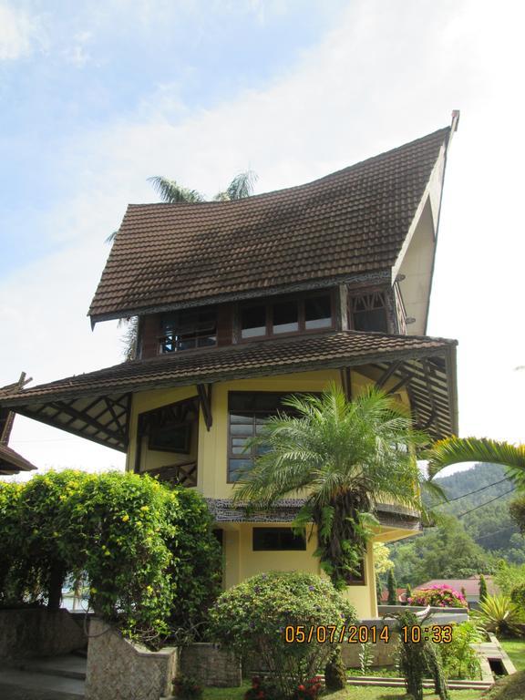 Sapadia Hotel And Cottage Parapat Habitación foto