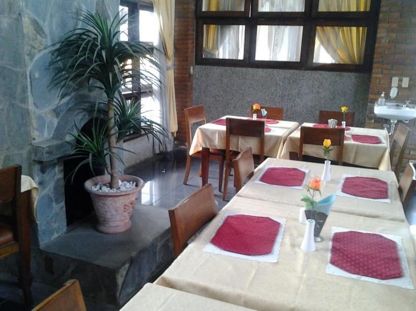 Sapadia Hotel And Cottage Parapat Exterior foto