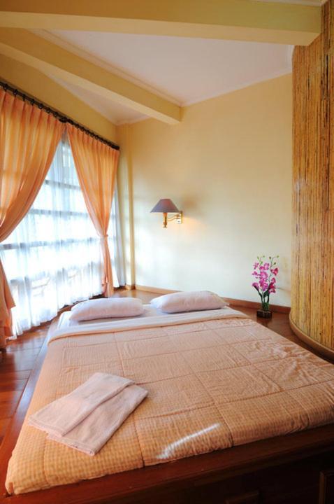 Sapadia Hotel And Cottage Parapat Exterior foto