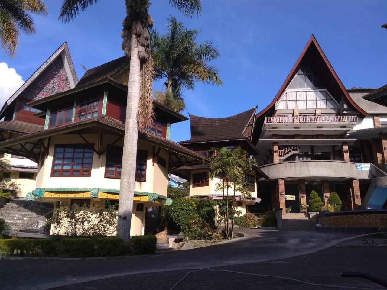 Sapadia Hotel And Cottage Parapat Exterior foto